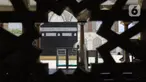 Miniatur Kakbah terlihat di Masjid Nurul Iman, Blok M Square, Jakarta, Sabtu (2/4/2022). Miniatur Ka'bah tersebut didirikan sebagai fasilitas untuk calon jemaah dari agen perjalanan yang ingin melaksanakan latihan simulasi manasik haji dengan kapasitas 300 orang . (Liputan6.com/Herman Zakharia)