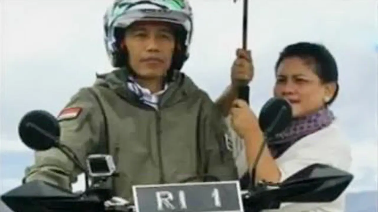 Tren Jaket Militer ala Presiden Jokowi