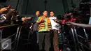 Rusli Sibua memberikan keterangan pers usai menjalani pemeriksaan KPK, Jakarta, Rabu (22/7/2015). Rusli meminta KPK memeriksa Bambang Widjojanto yang sempat menjadi pengacaranya saat sengketa Pilkada Morotai 2011 di MK. (Liputan6.com/Helmi Afandi)