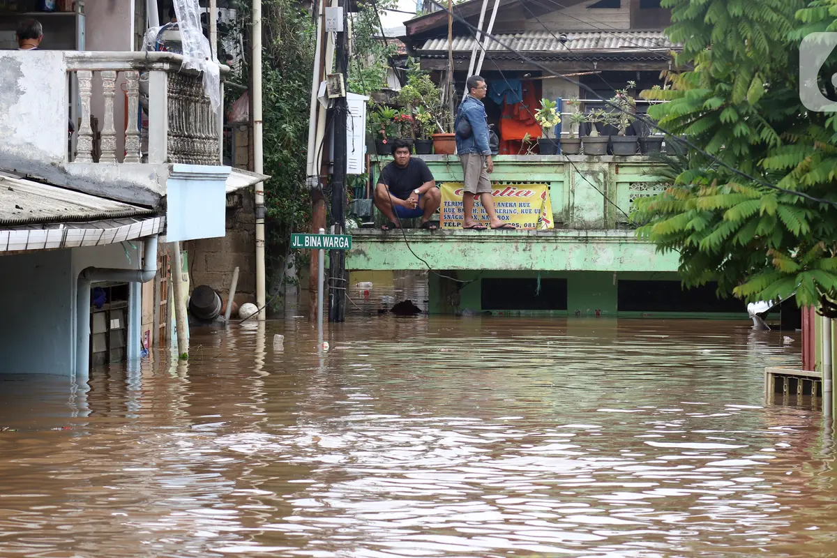 Ciliwung Meluap, Banjir Rendam Kawasan Rawajati