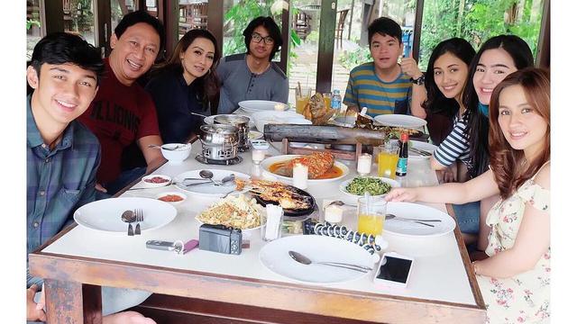 Rayakan Ultah Calon Mertua, Ini 6 Kedekatan Felicya Angelista dan Keluarga Caesar Hito