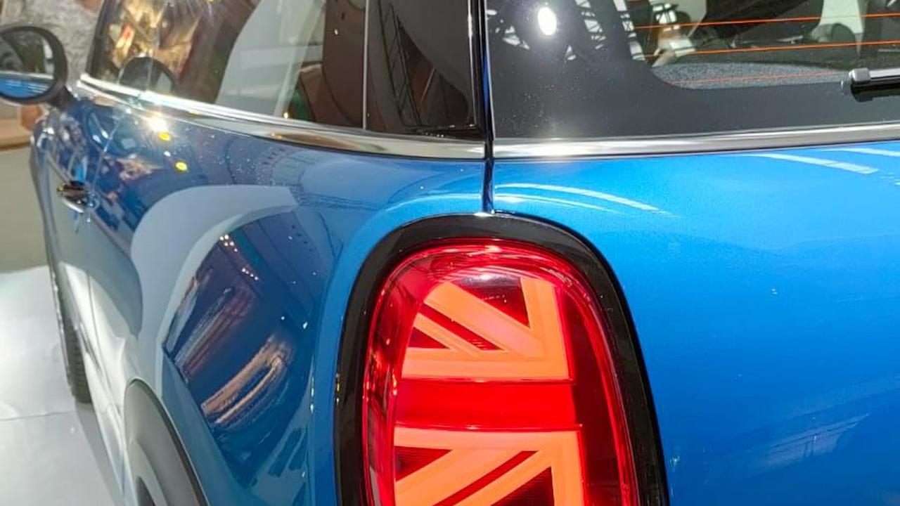 Negara Ini Delay Larangan Penjualan Mobil Mesin Bensin dan Diesel Baru, Ada Apa?