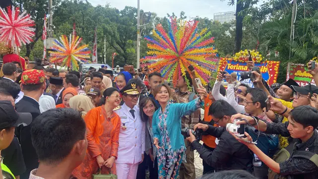 Gubernur dan Wakil Gubernur Jakarta, Pramono Anung - Rano Karno tiba di Balai Kota Jakarta, Kamis (20/2/2025).