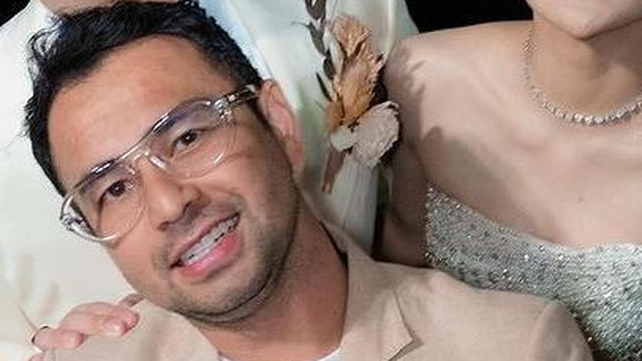 Sementara selebriti yang hadir salah satunya Raffi Ahmad.