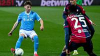 Duel Cagliari vs Napoli pada giornata 30 Serie A Liga Italia, Sabtu (21/3/2026) dini hari WIB. (Gianluca Zuddas/LaPresse via AP)