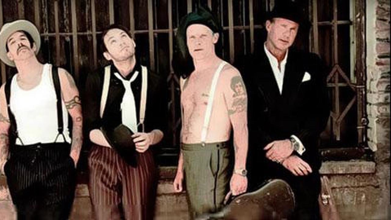Tak diajak ke Hall Of Fame, mantan gitaris RHCP protes