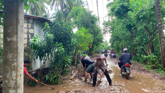 nusa Penida diterjang banjir