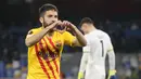 Bek Barcelona Jordi Alba berselebrasi setelah mencetak gol ke gawang Napoli pada play-off fase gugur Liga Europa 2021/2022 di Stadion Diego Armando Maradona, Jumat (25/2/2022) dini hari WIB. Barcelona melaju ke babak 16 besar usai menang telak 4-2 di kandang Napoli. (AP Photo/Gregorio Borgia)