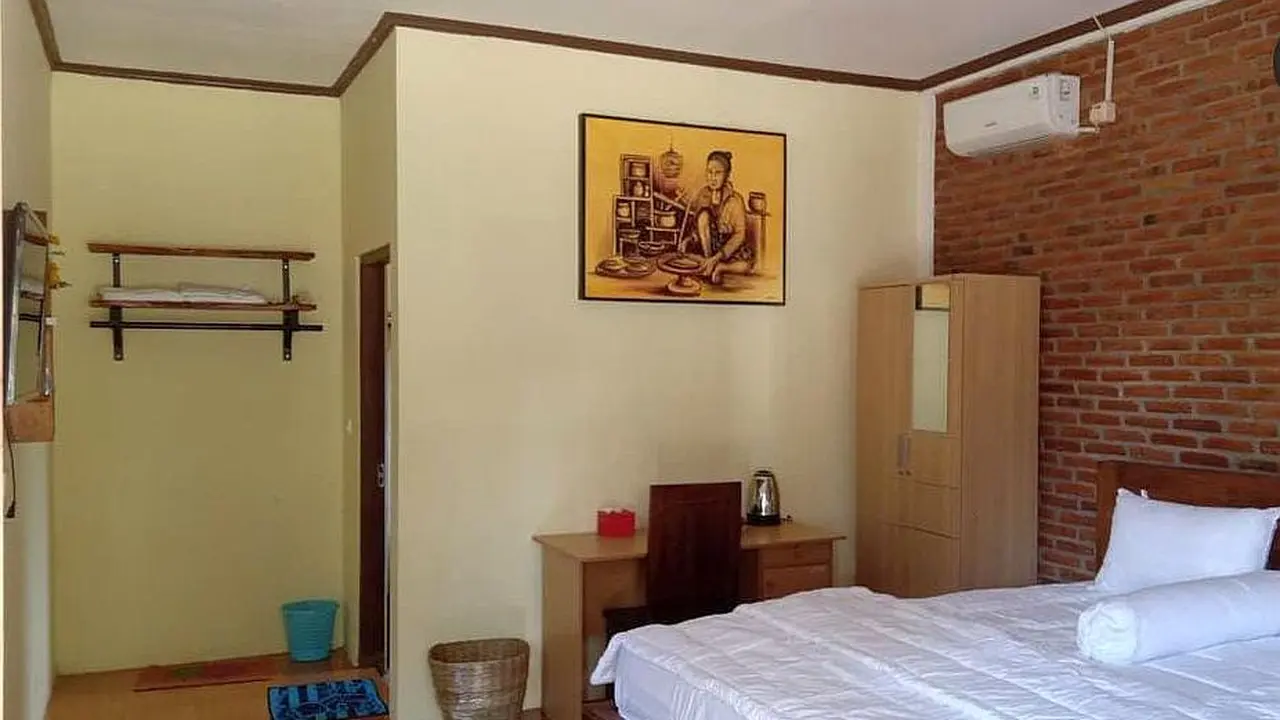 Masyarakat sekitar Candi Borobudur Magelang, Jawa Tengah mempersiapkan Sarana Hunian Pariwisata (Sarhunta) jelang perayaan Waisak. (Dok Kementerian PUPR)