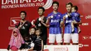 Ganda Putra Indonesia, Kevin Sanjaya/Marcus Fernaldi dan Mohammad Ahsan/Hendra Setiawan, berada di podium usai laga final Daihatsu Indonesia Masters 2020 di Istora, Jakarta, Minggu (19/1). Kevin/Marcus menang 21-15, 21-16. (Bola.com/M Iqbal Ichsan)