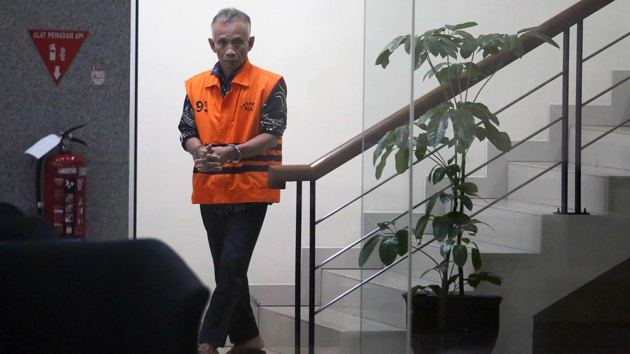 FOTO: KPK Dalami Peran Ayah Bupati Bekasi dalam Kasus Suap Proyek