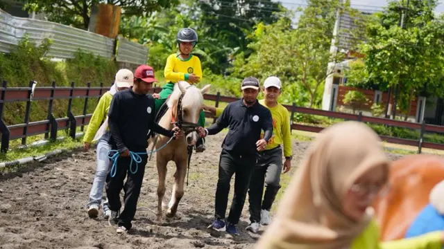 Terapi Berkuda Disabilitas, Cara Dosen di Yogyakarta Jalankan Misi Pengabdian Masyarakat