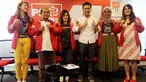 Ketua Umum PSI Grace Natalie (tiga kiri) foto bersama cawagub Jawa Timur Emil Dardak di Kantor DPP PSI, Jakarta Pusat, Rabu (2/5). PSI mendukung pasangan Khofifah Indar Parawansa-Emil Dardak di Pilkada Jatim. (Liputan6.com/Johan Tallo)