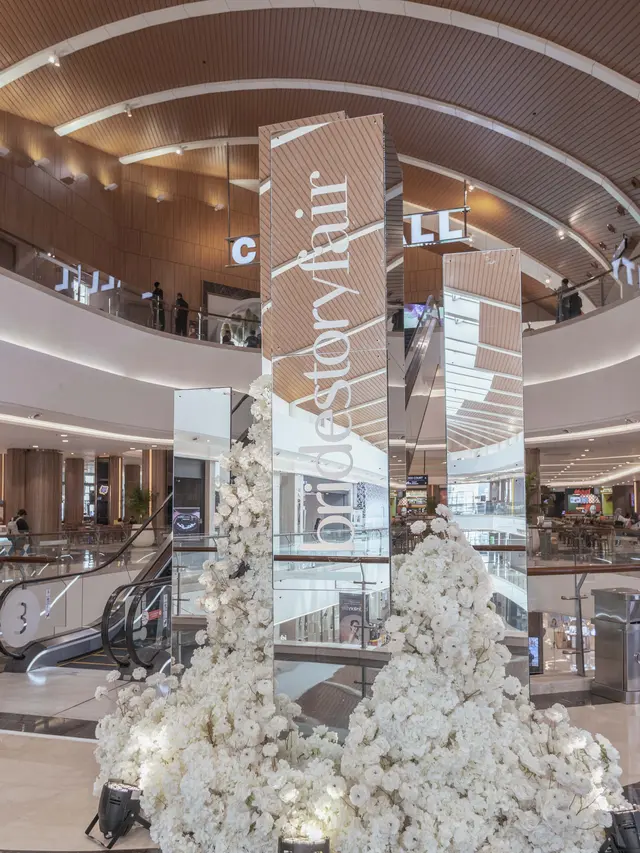 Bridestory tidak hanya membantu mewujudkan pernikahan impian tetapi juga memastikan setiap momen menjadi kenangan yang tak terlupakan.