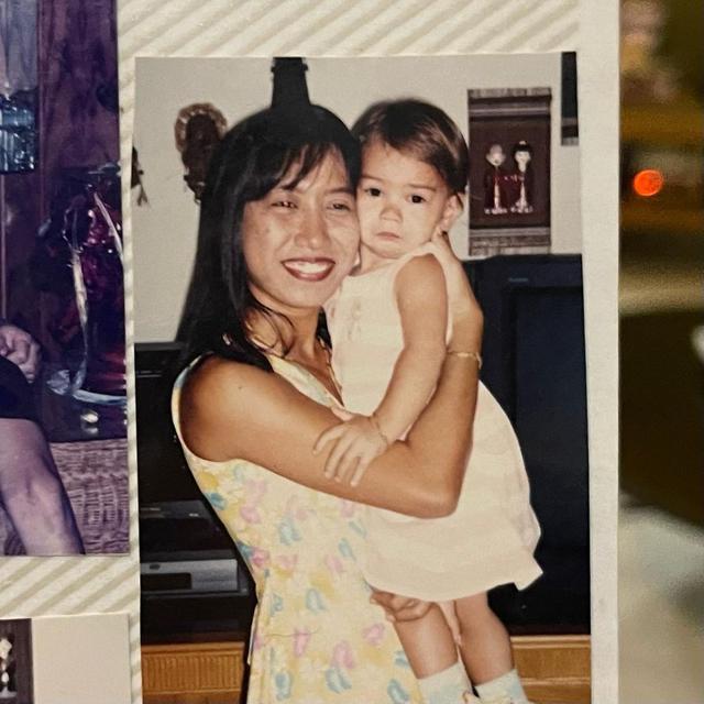 6 Potret Transformasi Kebersamaan Irish Bella dan Ibunda, Kompak Sedari Dulu