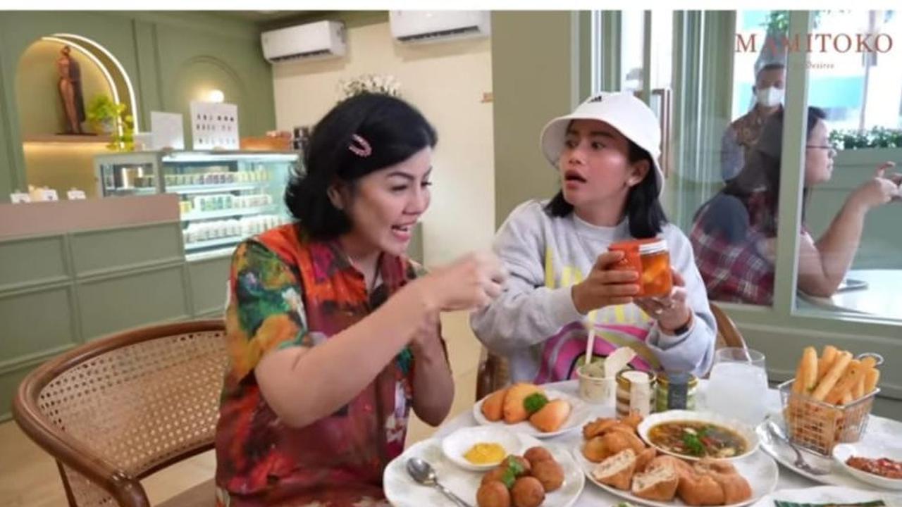 Potret Kafe 'Mamitoko' Milik Desiree Tarigan, Tempatnya Mungil tapi Estetik