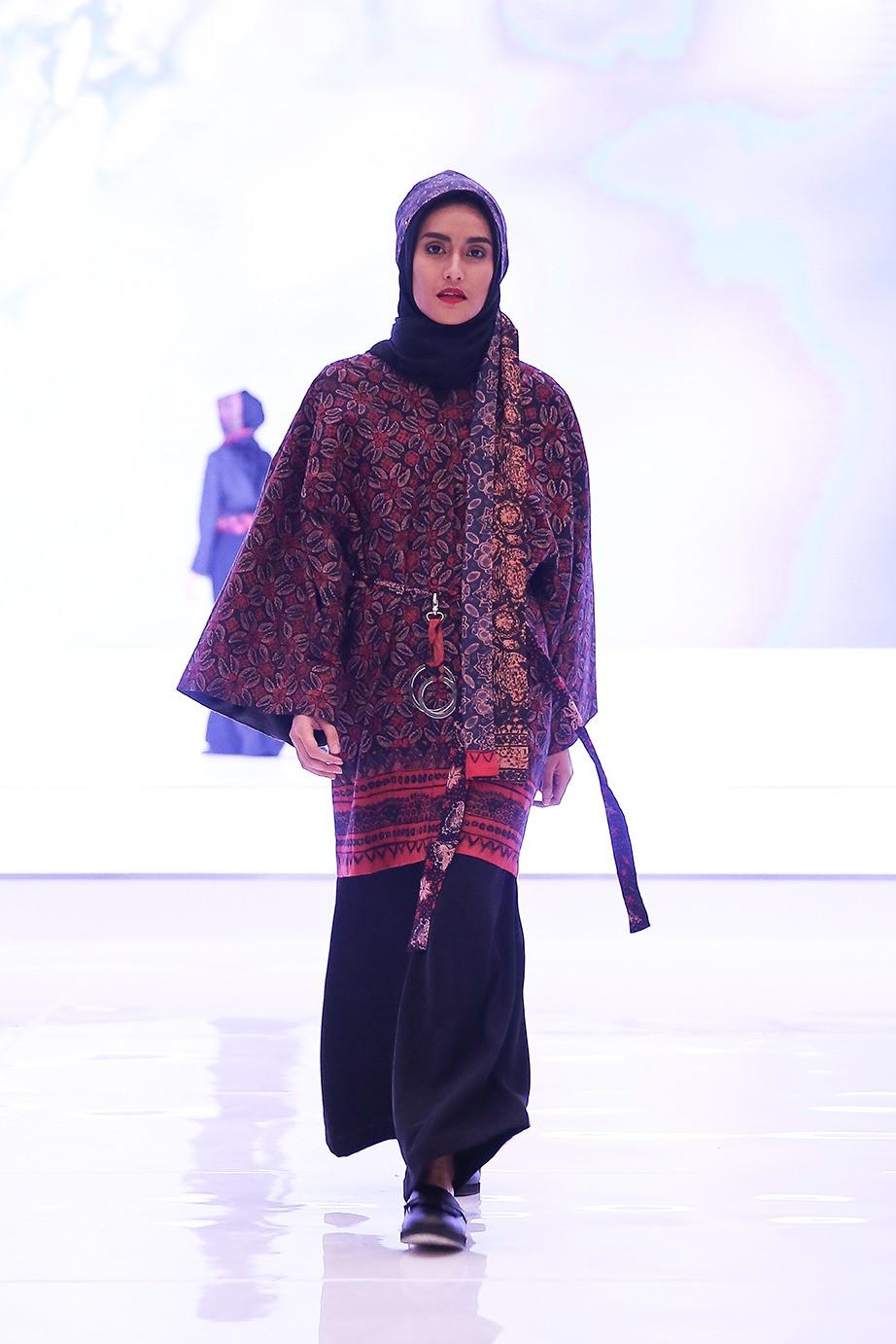 Tabrak Motif Batik  Jambi  Wujudkan Koleksi Modest Wear 