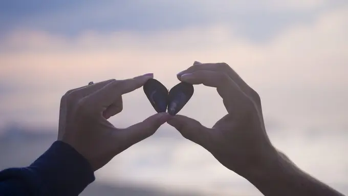 [Bintang] Tarot Hari Ini: Percayalah Cinta Itu Ada