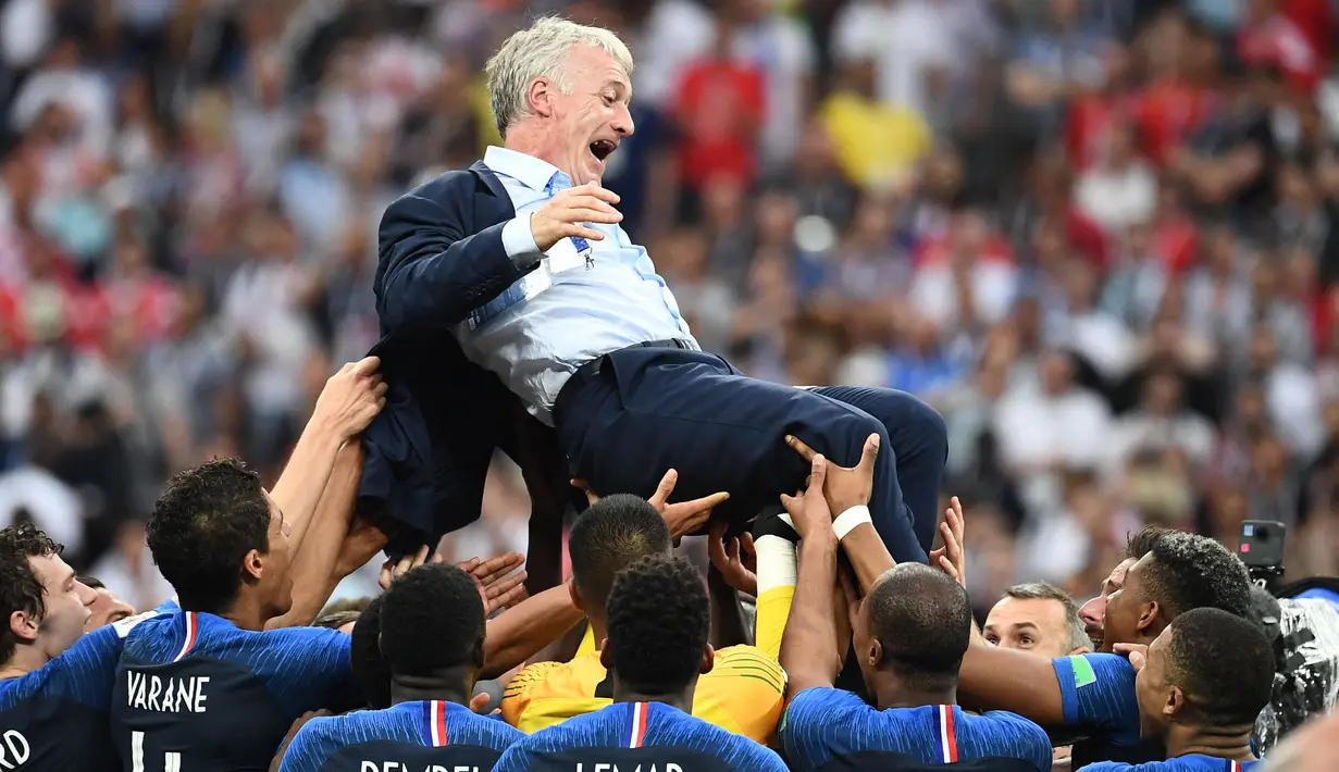 Didier Deschamps - Pelatih Timnas Prancis ini menjadi orang ketiga yang pernah merasakan gelar juara Piala Dunia baik saat berstatus sebagai pelatih dan pemain. (AFP/Franck Fife)