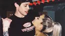 Pete Davidson benar-benar tak menyukai siapapun yang menghina sang tunangan, Ariana Grande. (instagram/petedavidson)