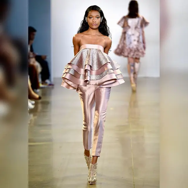 Sentuhan Elegansi Italia pada Busana Warisan Nusantara di Raya Fest Stream