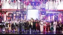 Sejumlah artis senior, seperti Widyawati, Niniek L Karim, Marini, dan Yanti Airlangga, tampil memeriahkan drama musikal sinematik City of Love. (Liputan6.com/Herman Zakharia)