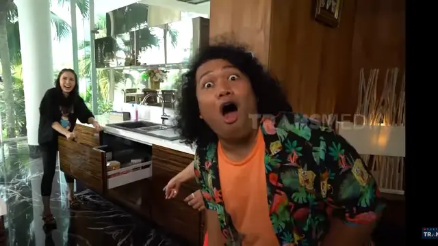 [Fimela] Marshel Widianto ke rumah Momo Geisha