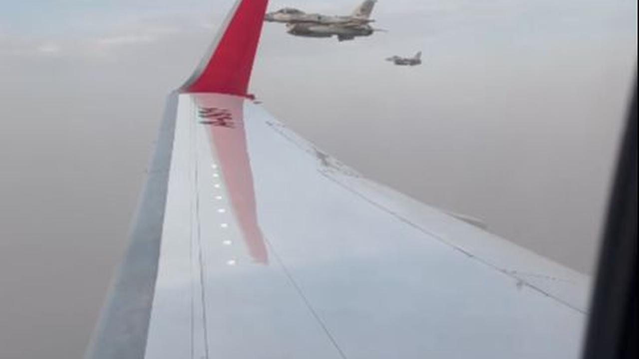 Kompol Syarif Bagikan Momen saat Pesawat Jokowi Dikawal Jet Tempur UEA<br>