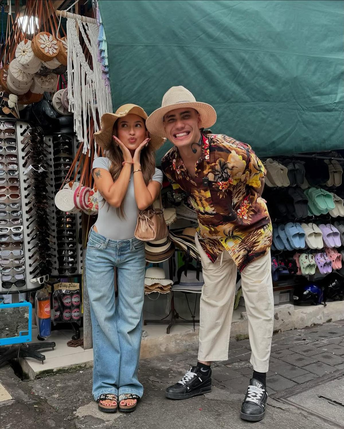 Aisar Khaled Foto Bareng Jennifer Coppen, Fans Fuji Ngamuk Sampai Disuruh Pulang ke Malaysia