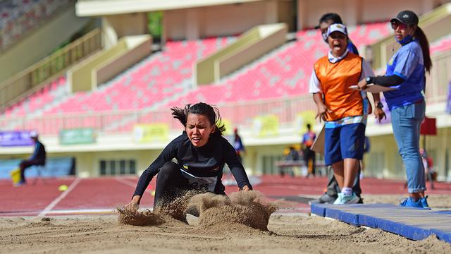 MEDALI EMAS PADA CABANG OLAHRAGA ATLETIK LOMPAT JAUH PUTRI