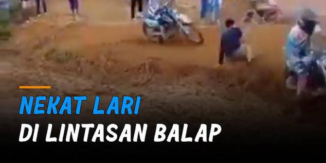 VIDEO: Nekat Lari di Lintasan Balap, Penonton Ditabrak Pebalap Dua Kali