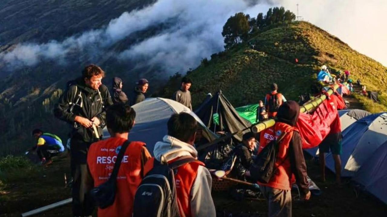 Tim Gabungan Berhasil Evakuasi Korban Kecelakaan WNA di Jalur Pendakian Gunung Rinjani