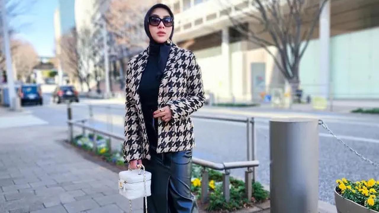 10 Pilihan Model Tas Putih ala Syahrini, dari Model Klasik hingga Super Langka