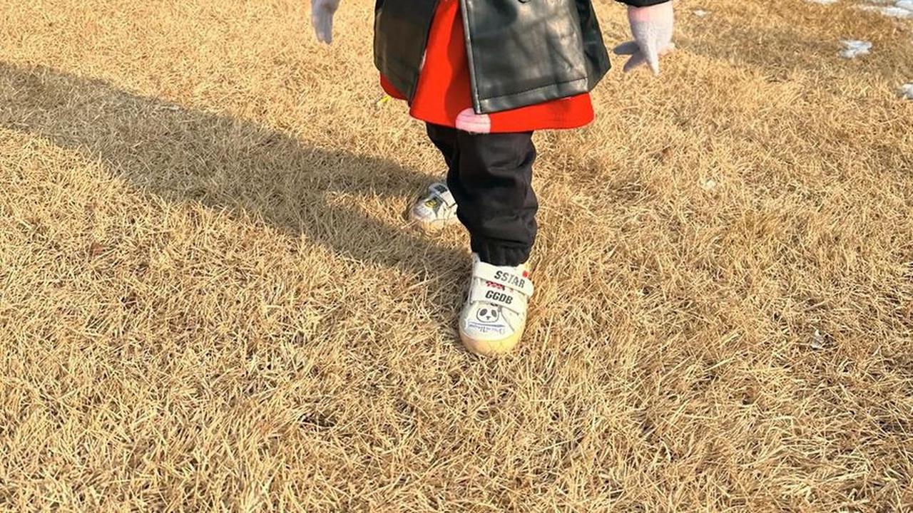 Potret Cantik & Modis Abis Ameena Liburan di Korea Selatang, Sudah Jago Bergaya Bak Model Cilik