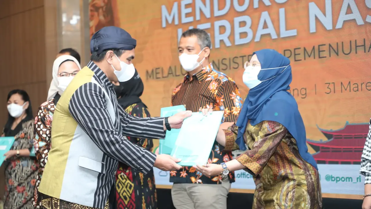 Foto Wakil Gubernur Jawa Tengah Taj Yasin Maimoen