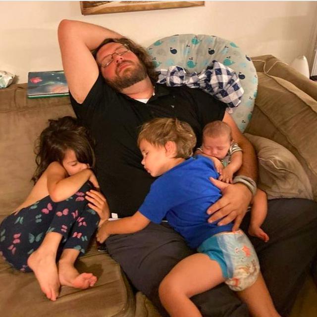 perjuangan ayah mengasuh anak