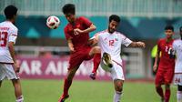 Timnas Uni Emirat Arab U-23 menang 4-3 atas Vietnam lewat adu penalti, pada cabang olahraga sepak bola Asian Games 2018, di Stadion Pakansari, Cibinong, Sabtu (1/8/2018). (AFP/Martin Bureau)