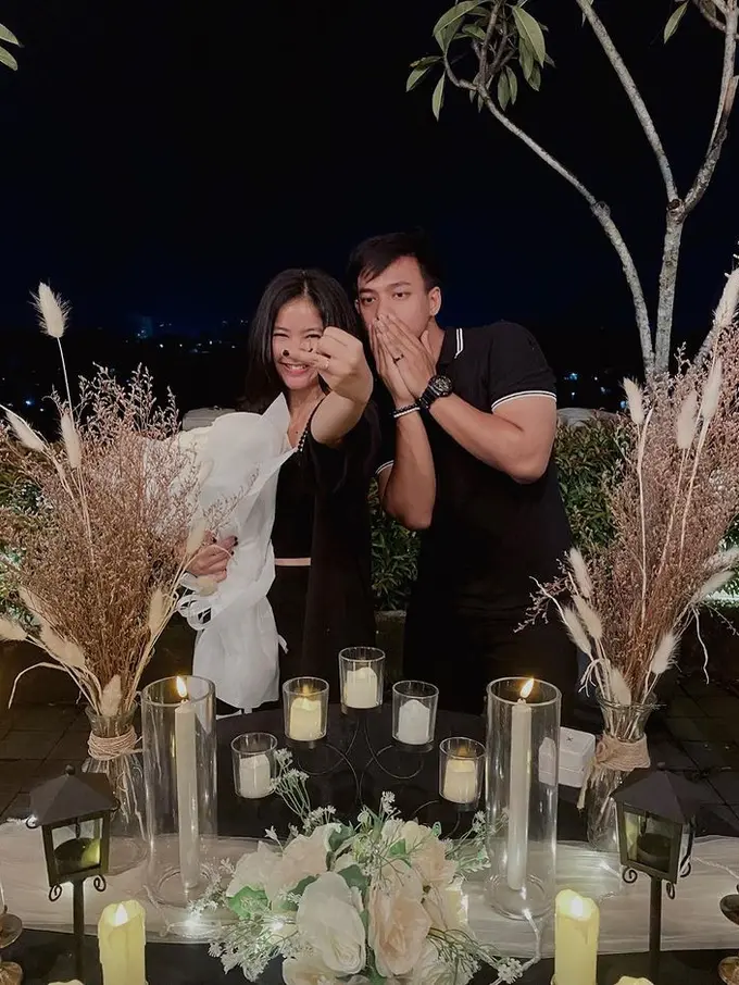 Adinda Azani dilamar sang kekasih, Armand Zachary