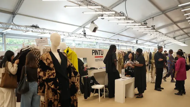 Dari Lombok ke Paris, Koleksi Kolaborasi Desainer Indonesia dan Prancis Tampil di Première Classe 2026