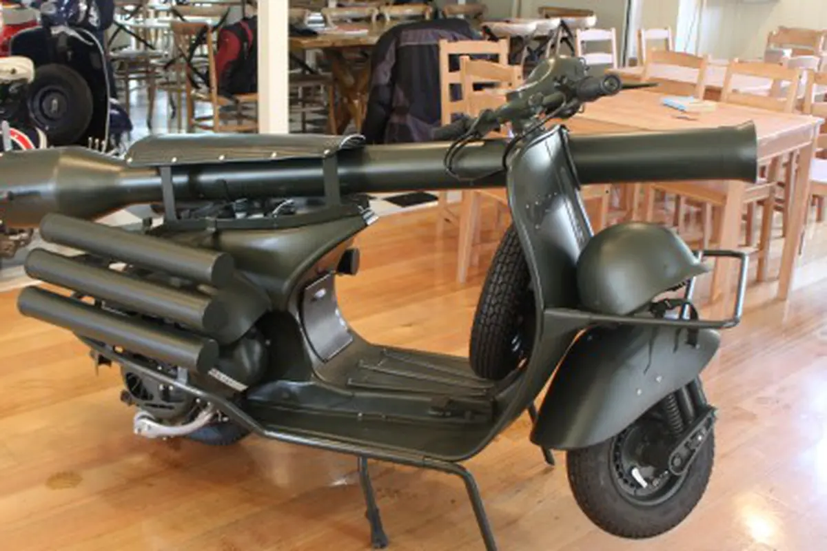 Vespa Tank