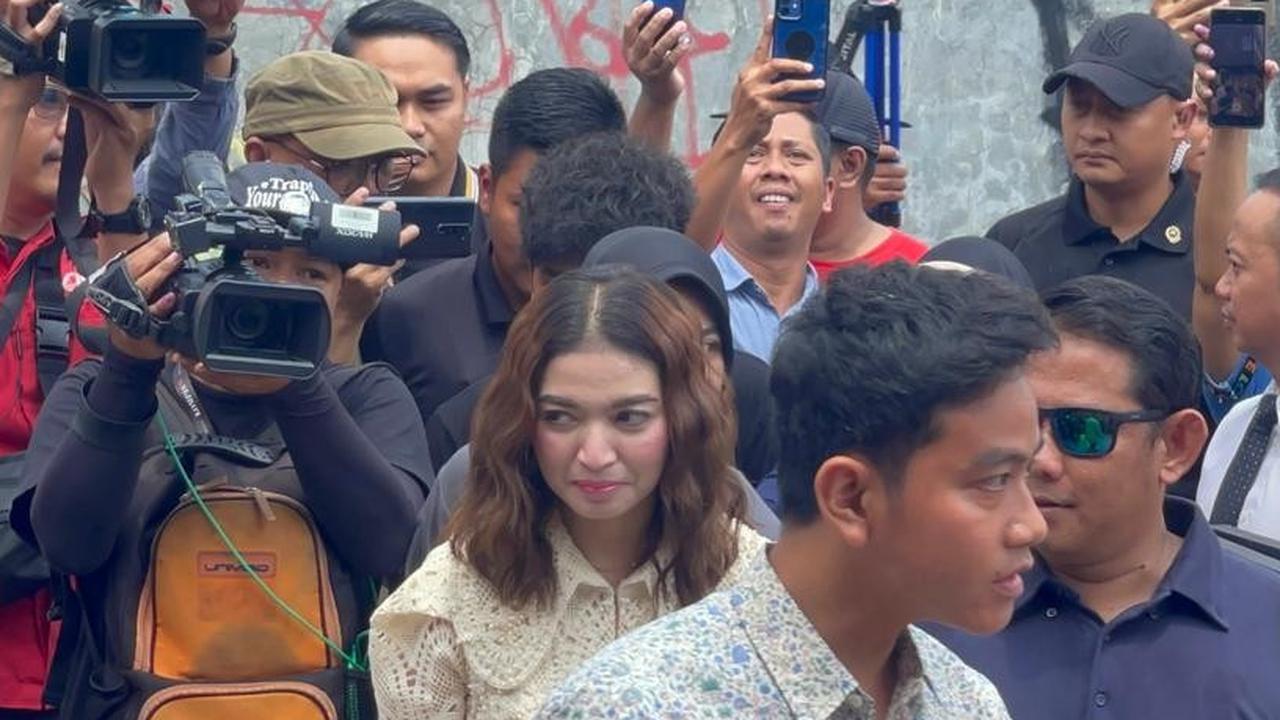 Setibanya di Jakarta nanti, Gibran mengaku belum ada rencana bertemu Jokowi. Justru dia ingin mandi.