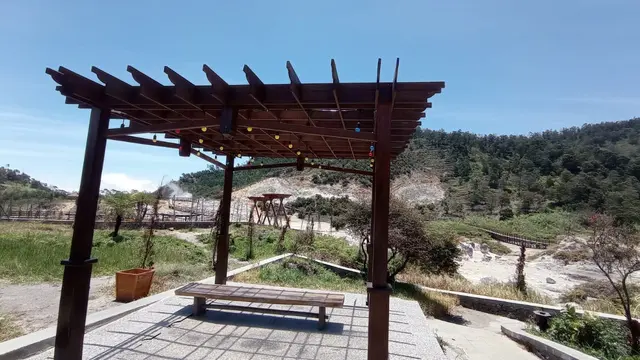 Kawah Sikidang, Dieng, Banjarnegara sepi usai ditutup karena penerapan PPKM Level 3. (Foto: Heni Purwono untuk Liputan6.com)