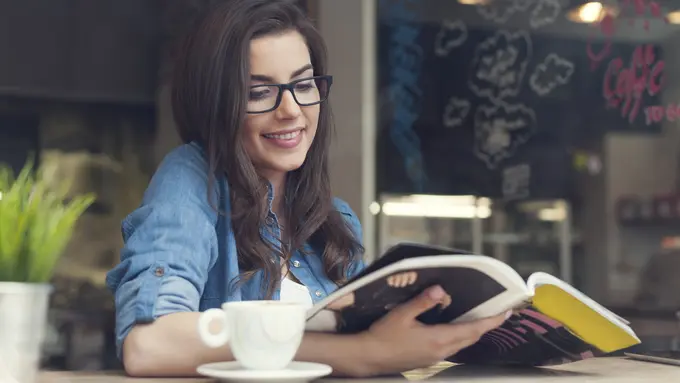 wanita oktober introvert cerdas
