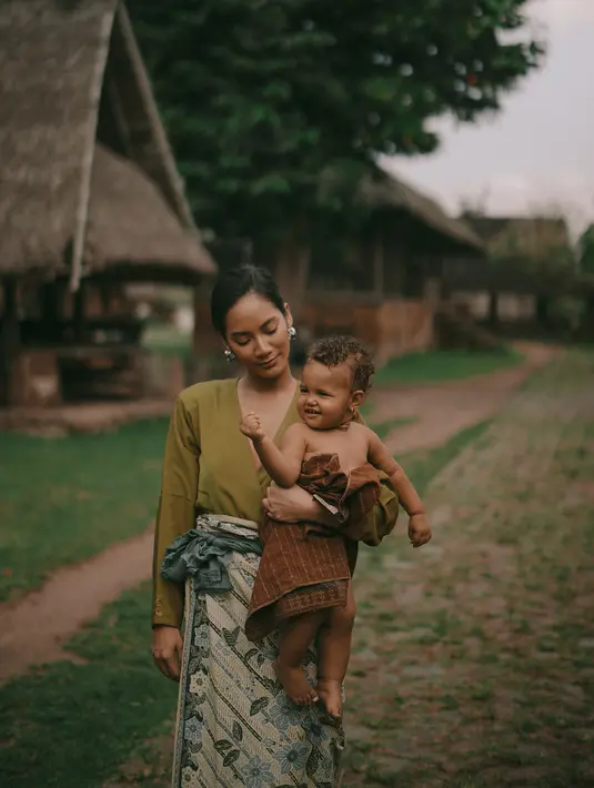 (Instagram/tarabasro)