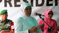 Menteri Sosial Khofifah Indar Parawansa saat mengunjungi Balikpapan, Kaltim. (Liputan6.com/Abelda Gunawan)