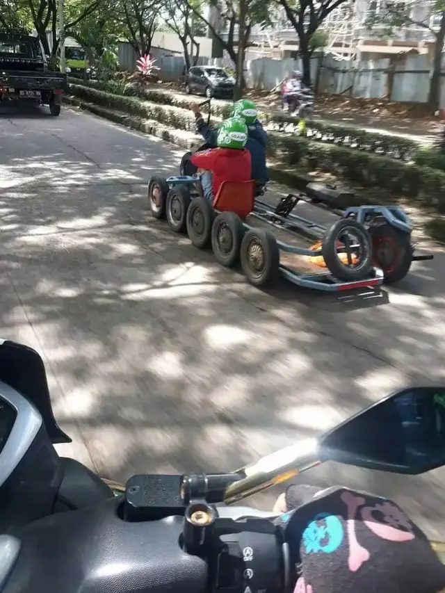 Bukan Motor, 6 Kendaraan Driver Ojek Online Ini Nyeleneh Banget