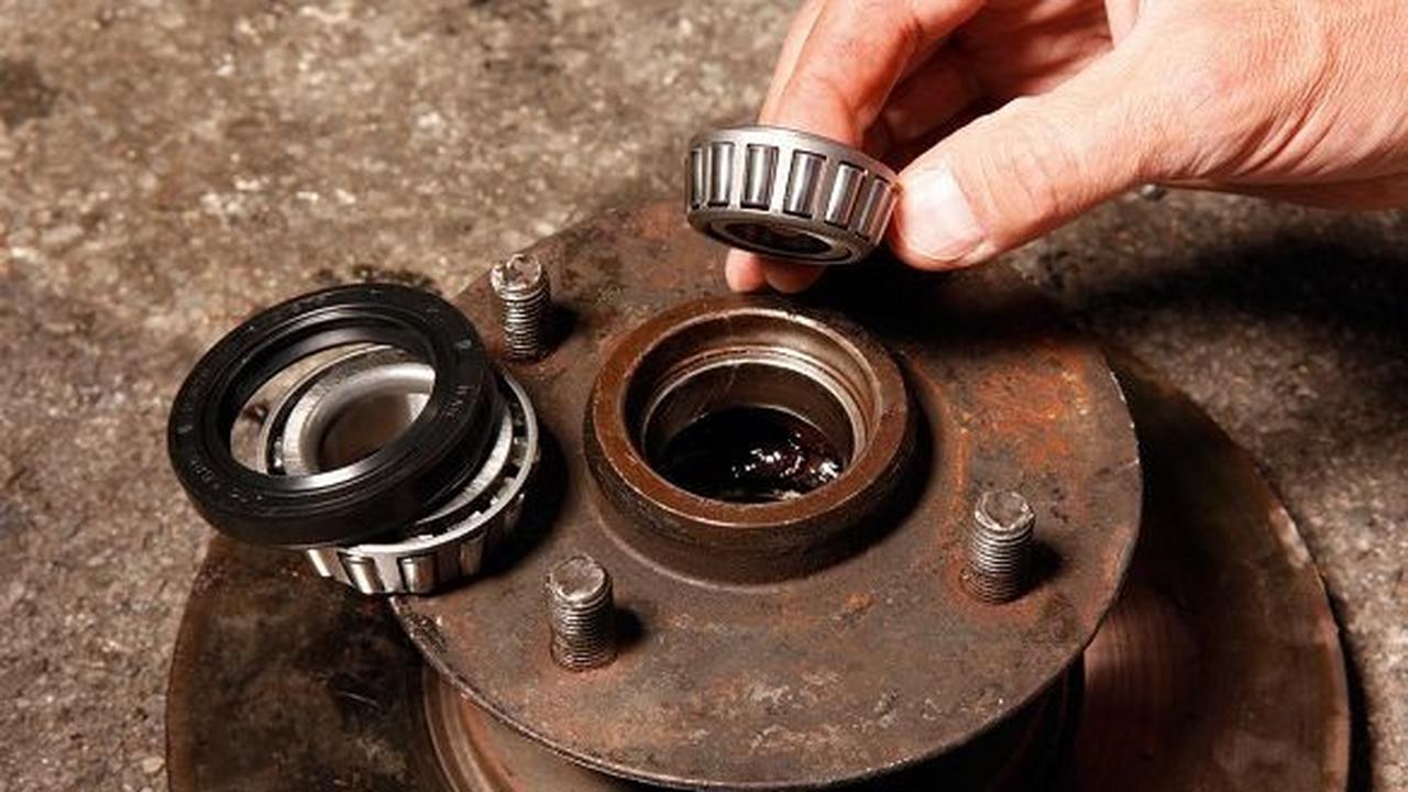 Bearing Roda Depan dan Belakang Mobil Mengalami Kerusakan
