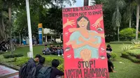 Sejumlah mahasiswa Universitas Pancasila melakukan aksi protes akibat kasus dugaan pelecehan seksual yang dilakukan oleh rektornya. (Foto: Liputan6.com/Ady Anugrahadi).