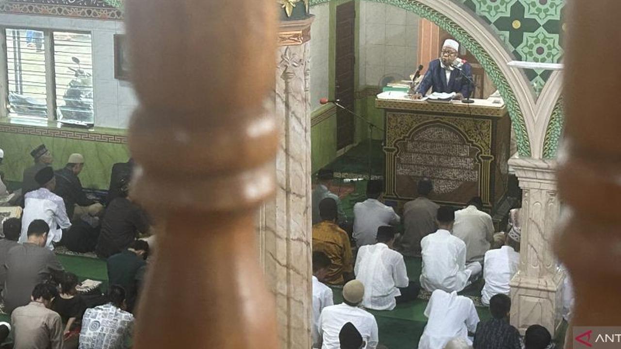 Khutbah Idul Fitri Agam: Refleksi Bencana Banjir dan Seruan Introspeksi Diri