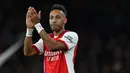 Pierre-Emerick Aubameyang. Striker asal Gabon berusia 32 tahun ini menjadi pemain tertua dan satu-satunya dalam daftar yang jadi pilihan utama. Sejak tengah musim 2017/2018 usai didatangkan dari Borussia Dortmund ia telah bermain dalam 163 laga dengan torehan 92 gol dan 21 assist. (AFP/Glyn Kirk)